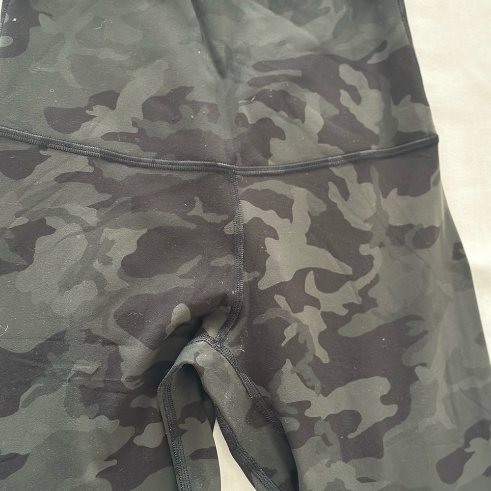 Lululemon Athletica Green and Black Leggings High-Performance